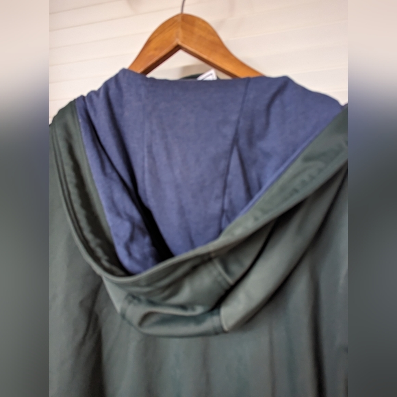 Men's Green Blue Puma Athletic Jacket, size Large - Picture 3 of 9